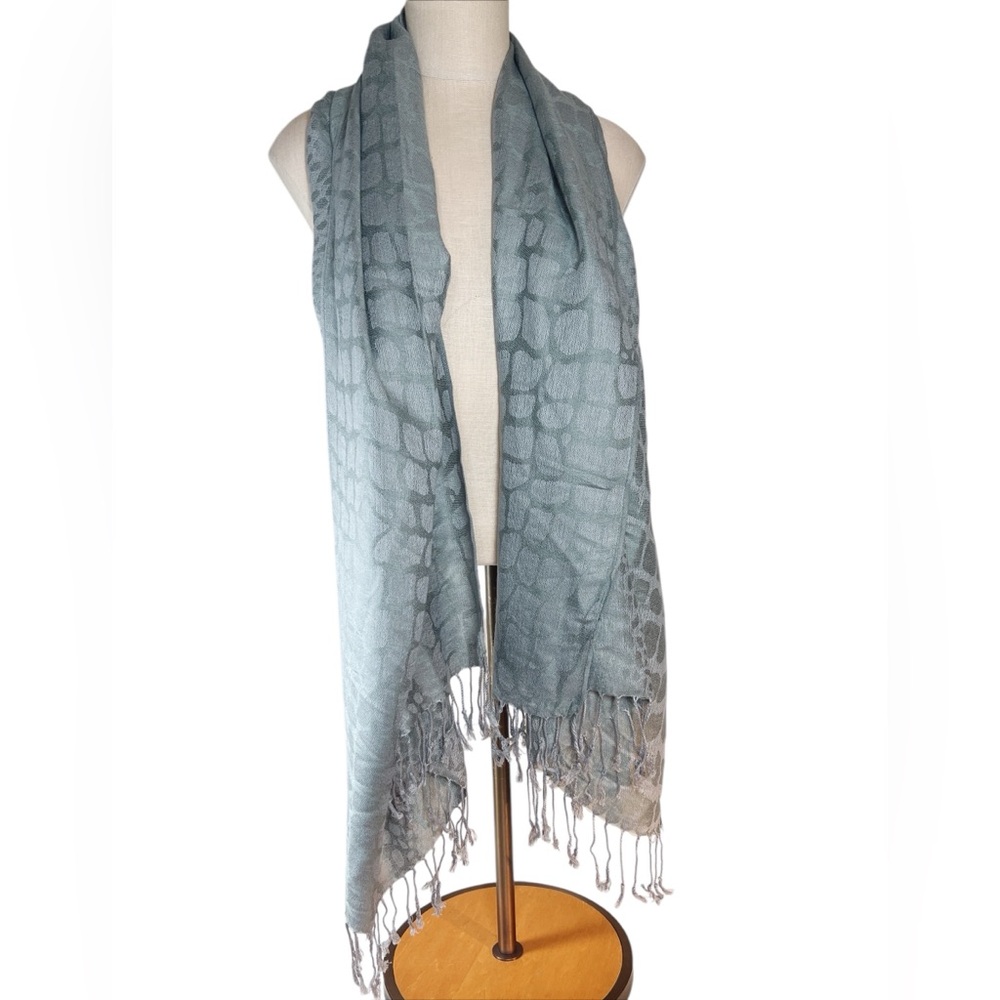 Animal Print Scarf Mixed Giraffe / Leopard Print in Sage Green MobWife C… - Picture 2 of 5